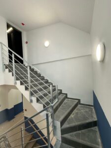 Travaux d’électricité dans un établissement scolaire