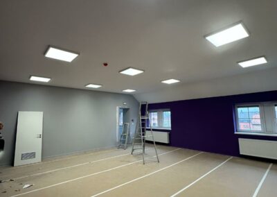 Travaux d’électricité dans un établissement scolaire