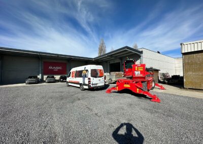Panneaux solaires installés sur bâtiment industriel à Tournai