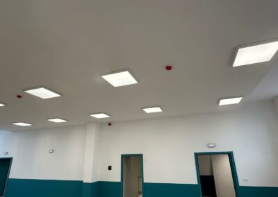 Travaux d’électricité dans un établissement scolaire